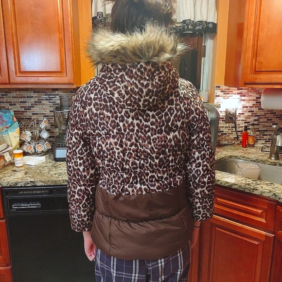 Girls 10/12 Leopard Print Puffer Coat With Fur Collar - Picture 1 of 4